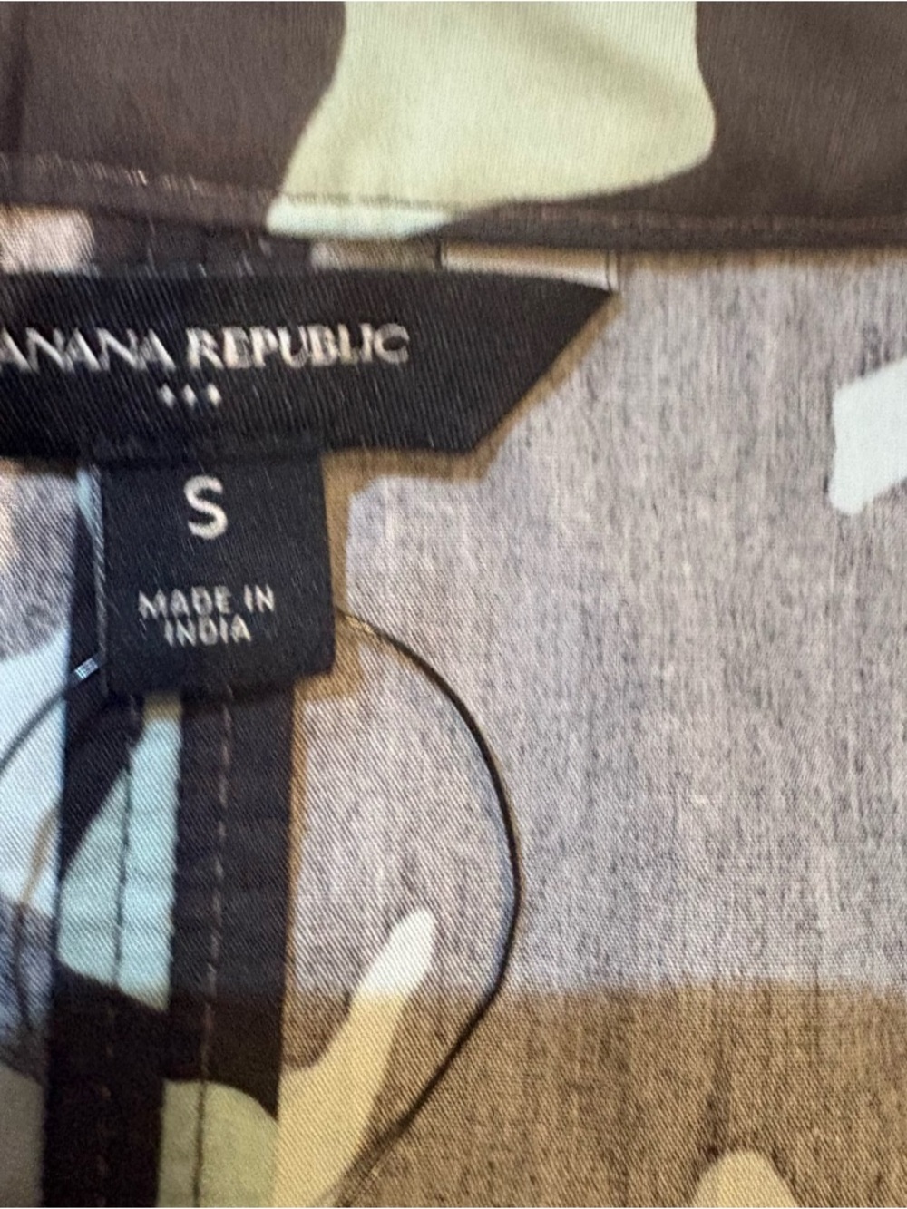 Banana Republic pintuckbPuff-Sleeve Printed Blouse size S - Picture 8 of 11